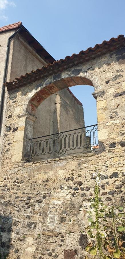 La Tour Noble Bed & Breakfast Saint-Saturnin  ภายนอก รูปภาพ