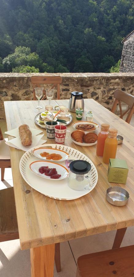 La Tour Noble Bed & Breakfast Saint-Saturnin  ภายนอก รูปภาพ