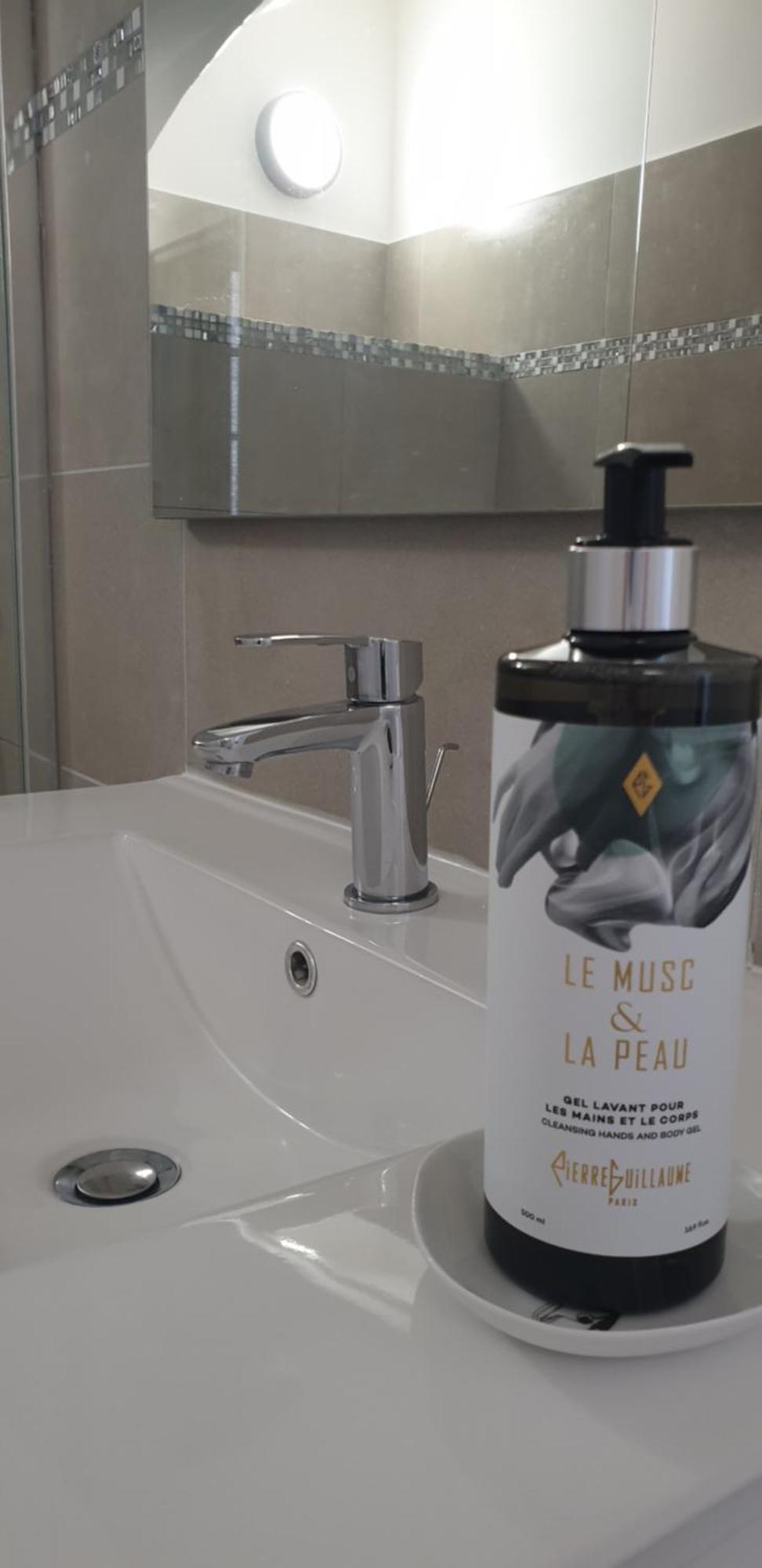 La Tour Noble Bed & Breakfast Saint-Saturnin  ภายนอก รูปภาพ
