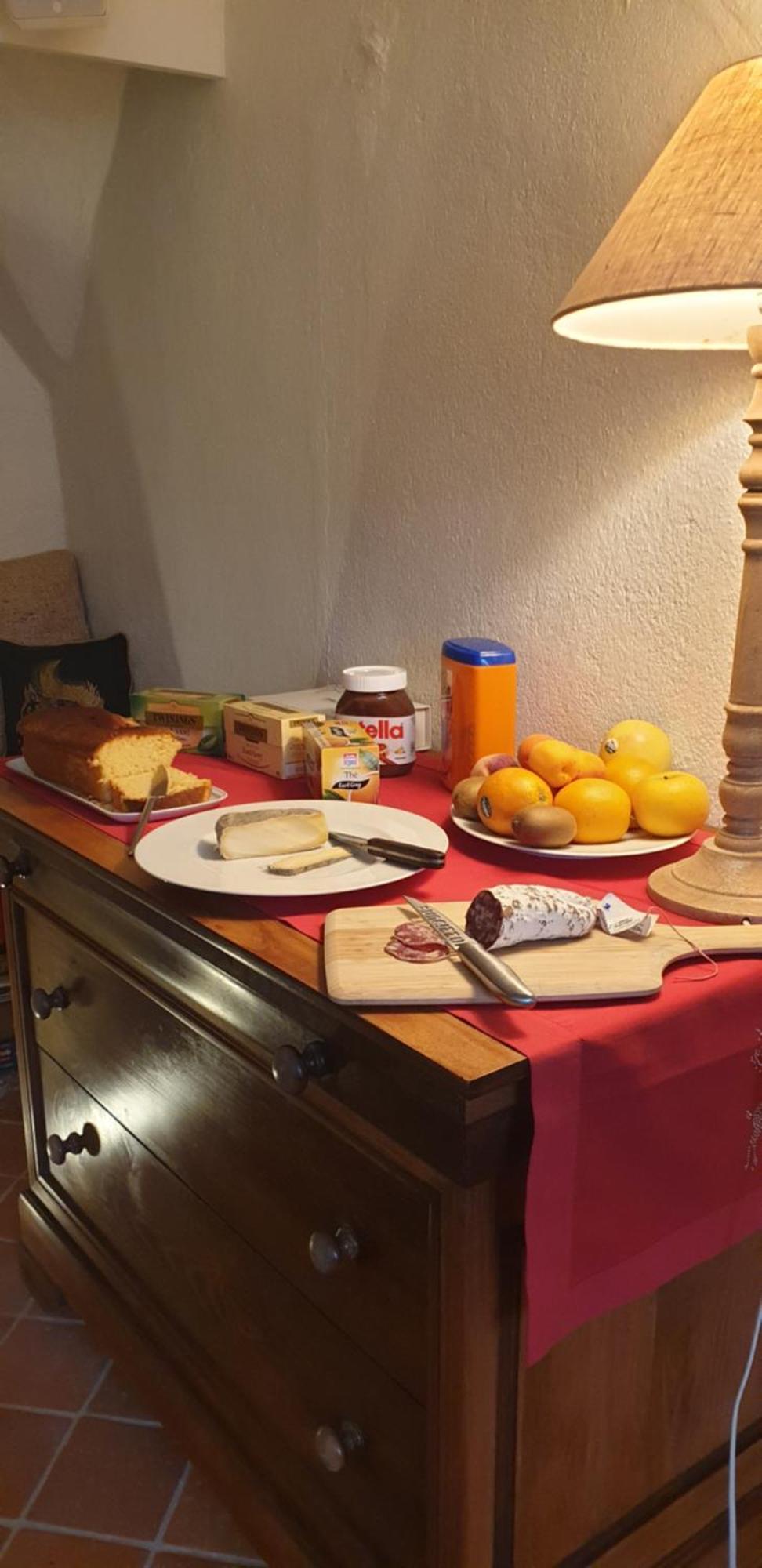 La Tour Noble Bed & Breakfast Saint-Saturnin  ภายนอก รูปภาพ